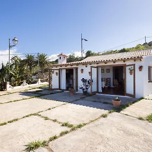 https://casa-rural-los-barros.in-canary-islands.com